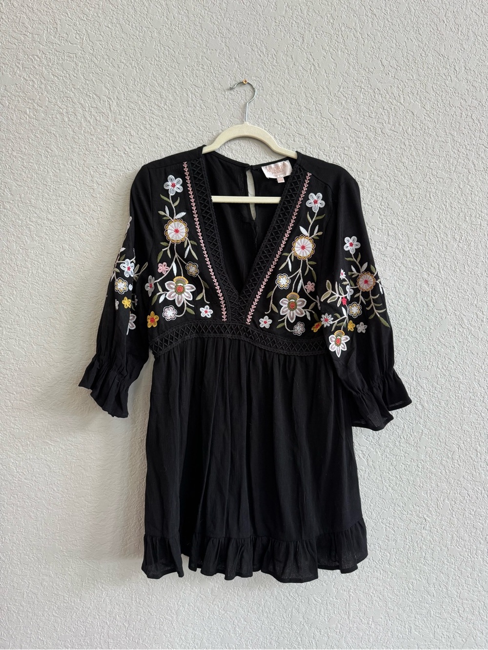 Black Floral Embroidered V-Neck Long Sleeve Dress